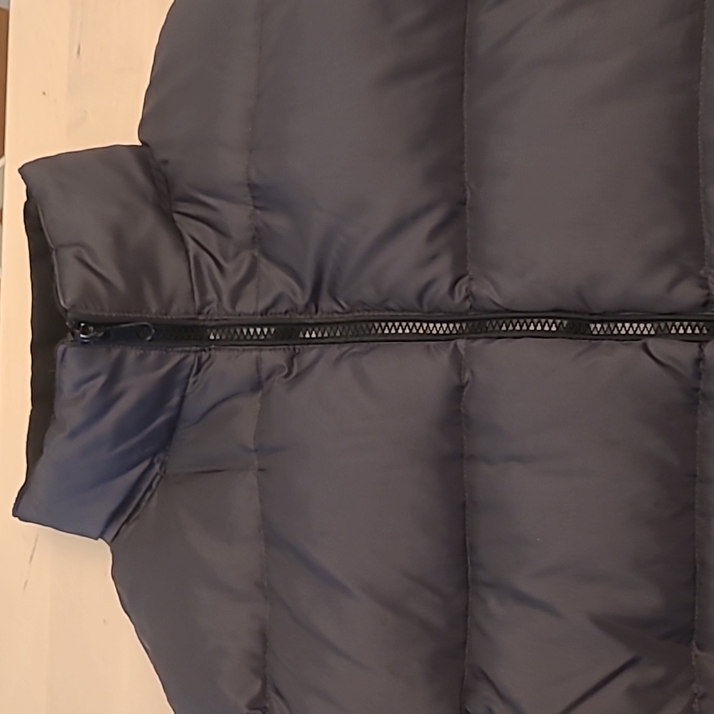 EUC Gotcha Down Feather Nylon Puffer Vest with Hidden Hood and Zipper Pockets - Picture 9 of 12